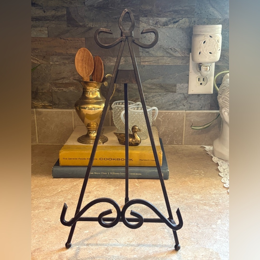 Vintage Style Wrought Iron Cookbook Stand Easel Black Scroll Display
